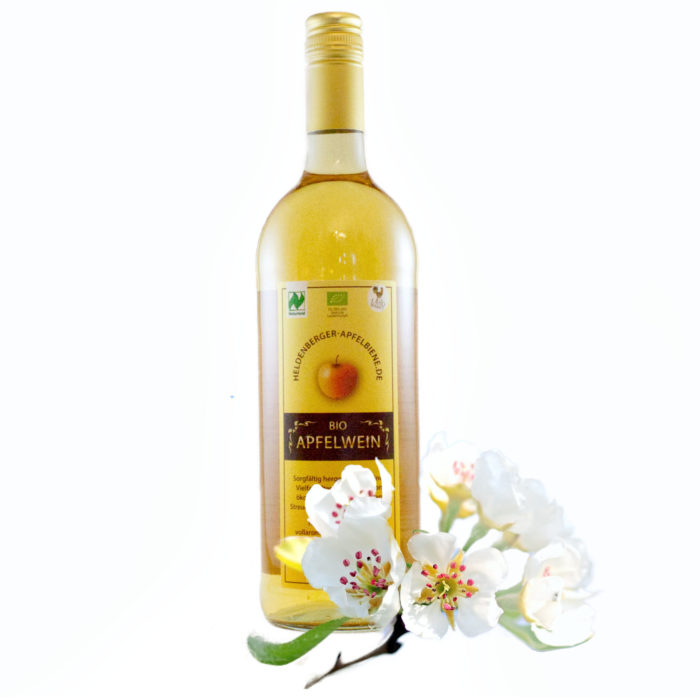 Bio-Apfelwein <br><div style="font-size: 22px;">in der 1 Liter Flasche - 6,8% vol.</div>